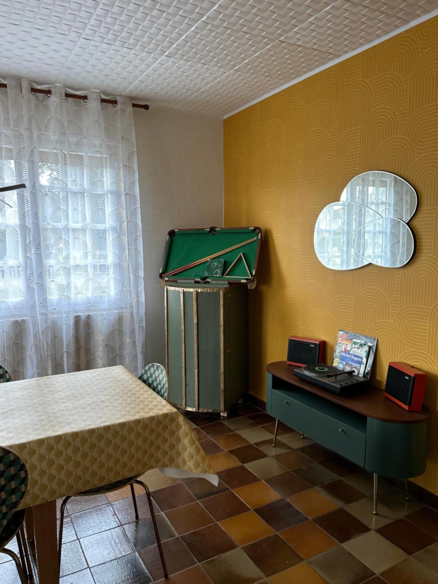 Gite La Maison Rose ラヌムザン エクステリア 写真