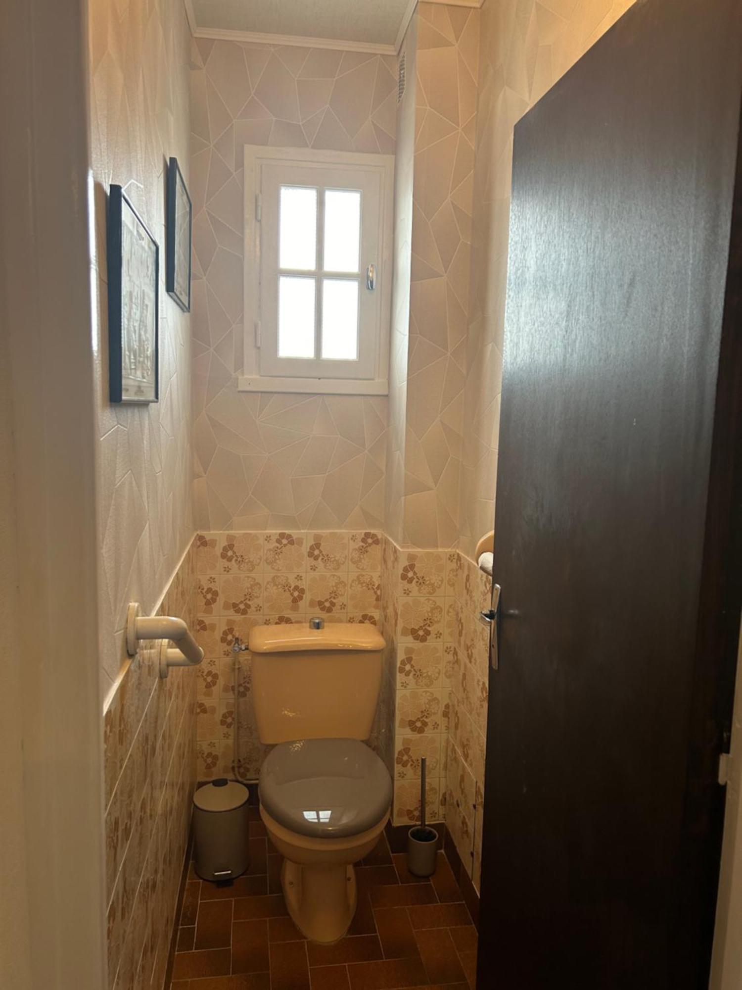 Gite La Maison Rose ラヌムザン エクステリア 写真