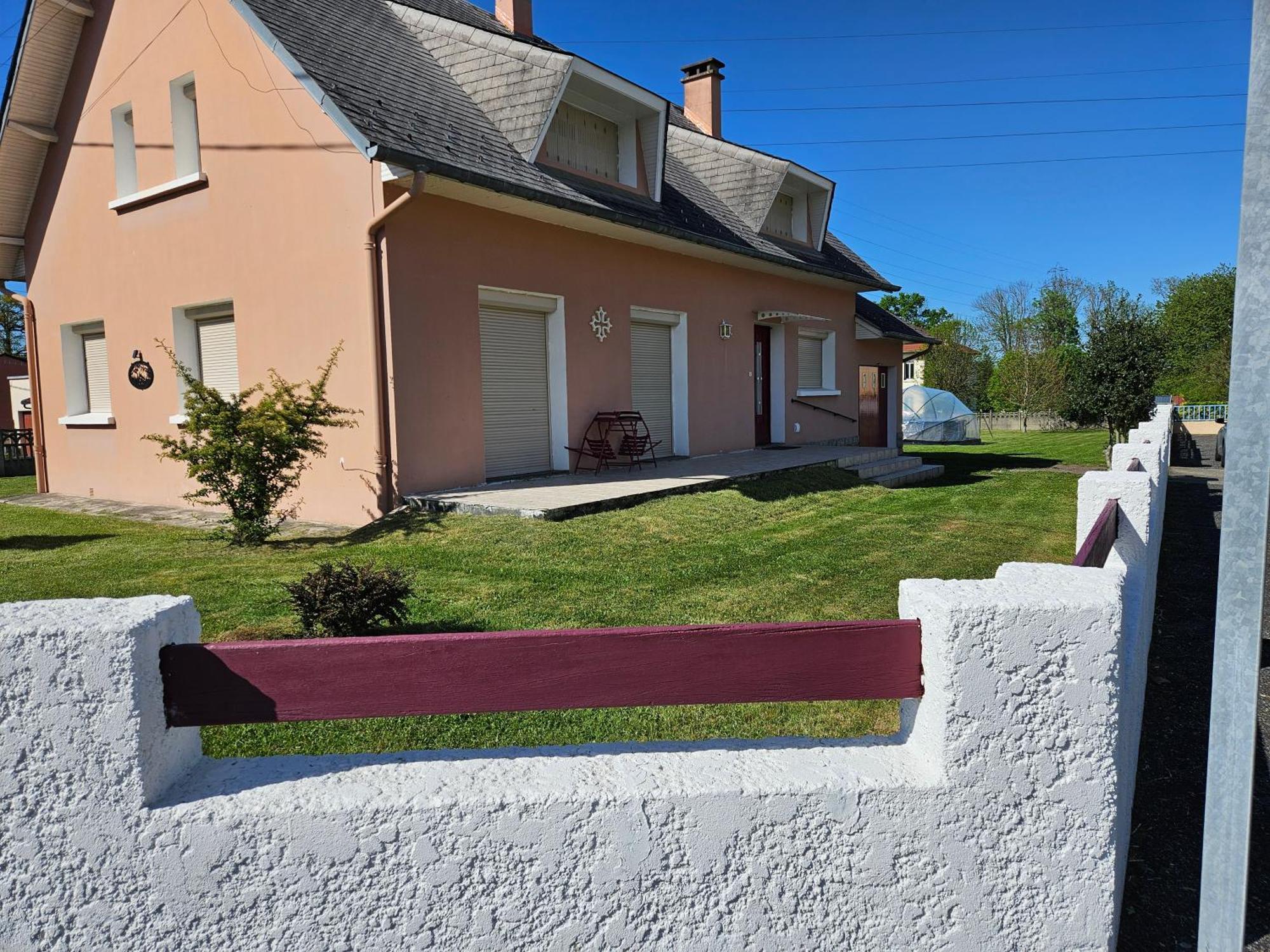 Gite La Maison Rose ラヌムザン エクステリア 写真
